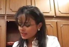 2005-monica-queiroz-de-quatro-com-a-fera/