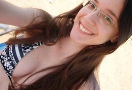 A novinha com os peitos naturais mais perfeitos que você vai ver hoje