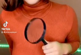 A Velma inspeciona