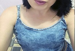 Achou o celular da amiga da faculdade e jogou os nudes dela na internet