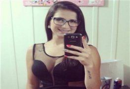 Advogada caiu na net peladinha no espelho