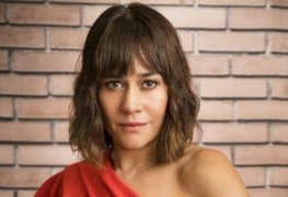 Alessandra negrini pelada mostrando a bunda no filme cleópatra