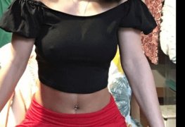 Aline morena deliciosa de peitos naturais e xereca peludinha ficou se exibindo