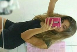 Aline ninfeta caiu na net sentando com a buceta no pau