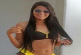 Amanda morena da bunda grande caiu na net se abrindo