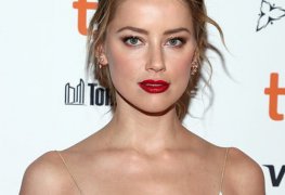 Amber Heard nua em fotos vazadas
