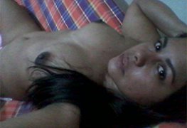 Ana Caroline morena novinha se exibiu pelada em fotos caseiras