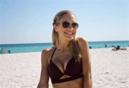Ana estudante de intercambio peladinha depois da praia