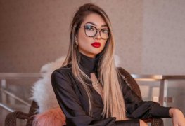 Ana otani pelada trocando de roupa em live no instagram