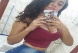 Andressa novinha peituda vazou levando gozada