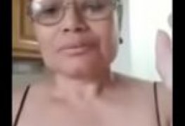 Avó safada de óculos