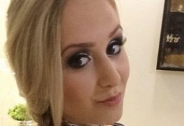 Bárbara loira muito gostosa caiu na net pelada