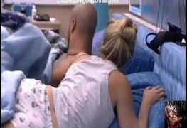 BBB 15 - Aline Punhetando Fernando