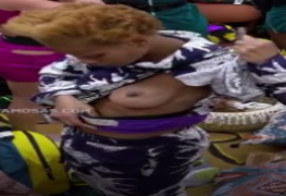 BBB 23 Aline Wirley pagando peitinho