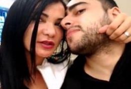 Bianca Naldy chupando a rola do namorado no cinema