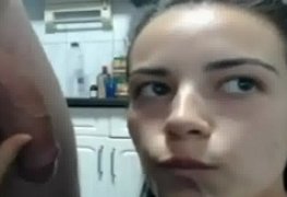Caiu na net encheu a boca da novinha até as bolas