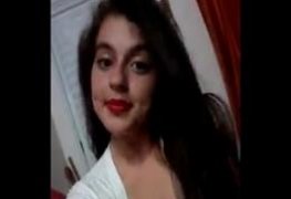 Caiu na net morena prometeu mostra bucetinha pro namorado e cumpriu