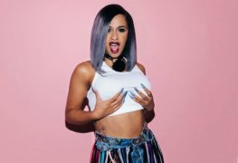 Cardi b rapper americana pelada balançando o bundão