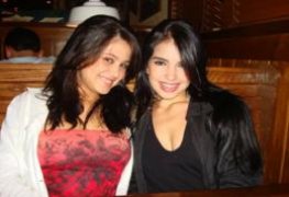 Carla e Mayra de SP se pegando