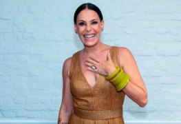 Carolina ferraz pelada em cena de sexo na novela o astro