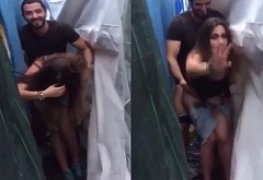 Casal amador caiu trepando rapidinho atrás do palco