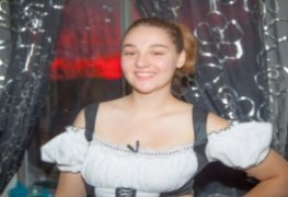 Chegou da oktoberfest ja doidinha pra levar rola na boceta rosada