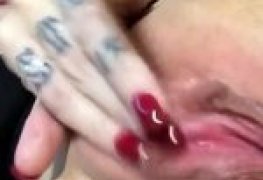 Clara Aguilar tocando uma siririca deliciosa na webcam