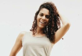 Clebia sousa pelada em cena de sexo no filme o som ao redor