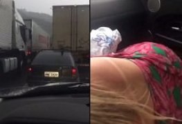 Colocando a namorada para chupa-lo na transito infernal de São paulo