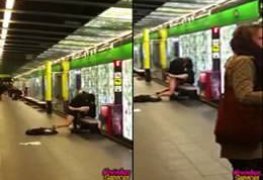 Comendo Novinha no Metro Enquanto a Galera Assiste