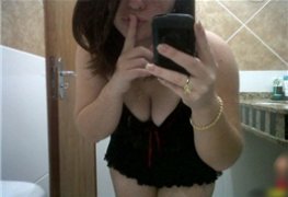 Coroa gostosa e casada caiu na net mandando fotos pra o amante