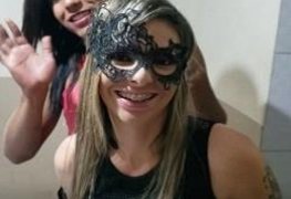 Cristina levou uma trans pra fazer ménage com marido