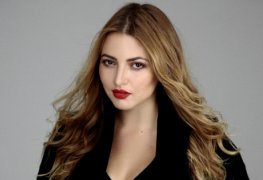 Danielle rosa batendo punheta para ator em cena explicita de filme