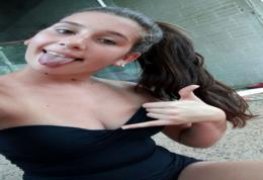 Delícia de novinha peituda caiu na net