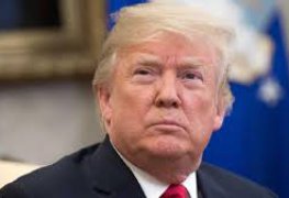 Donal Trump fundendo loira gostosa