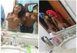 Duas novinhas foram se exibir no espelho de casa e vazaram na net
