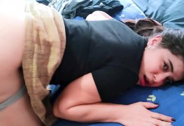 empinada dando na cama