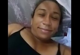 Empregadinha mandando vídeo da buceta pelo zap