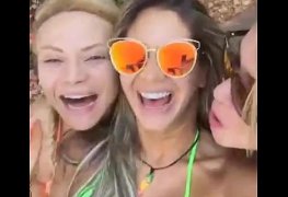 Empresaria gostosinha grava video se exibindo com amigas gostosas