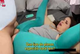 Enteado fodendo sua madrasta enquanto ela está em ligação com o pai