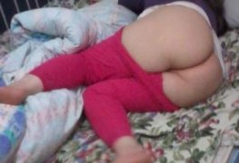 Esposa nua mostrando a xota carnuda
