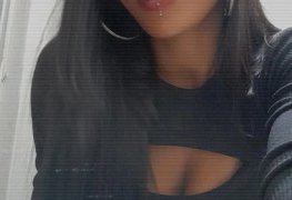 Esta Gata muito quente hoje com tudo