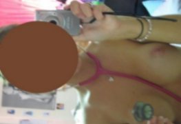 Estudante de enfermagem confiou demais e caiu pelada na net