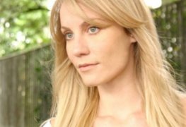 Fernanda franceschetto nua em cena de sexo na série fdp