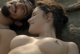 Fernanda Vasconcellos nua no filme Pequeno Dicionário Amoroso 2
