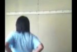 Fez vídeo caseiro com a amiga novinha escondido