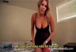 Filho fodeu a mãe depois de dar um presentinho, e ela adorou legendado