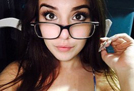 Filme porno com a novinha Sally Squirt