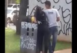 Filmou do apartamento sexo em público na praça