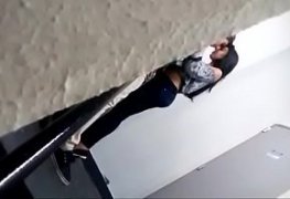 Filmou um flagra da novinha com o colega